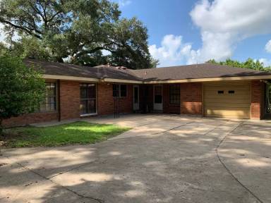 Main picture of 801 Beverly Dr
