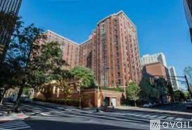Main picture of Hudson Square South