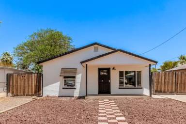 Main picture of 5960 W Gardenia Ave