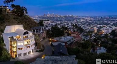 Main picture of 8435 Franklin Ave