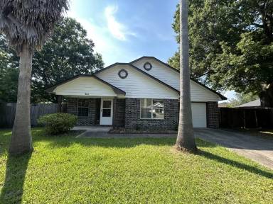 Main picture of 904 Canyon Ct