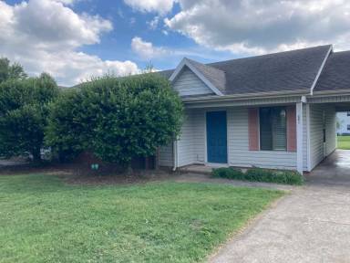 Main picture of 907 Northwood Dr