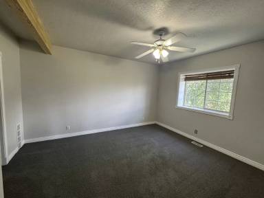 Main picture of 340 Rainbow Ln