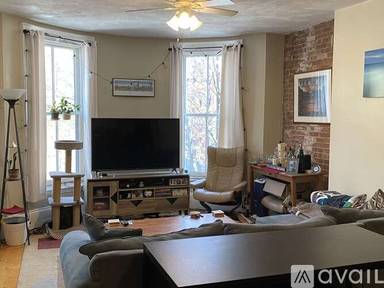 Main picture of 33 E Concord St