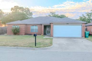 Main picture of 1705 Liberty Hill Dr