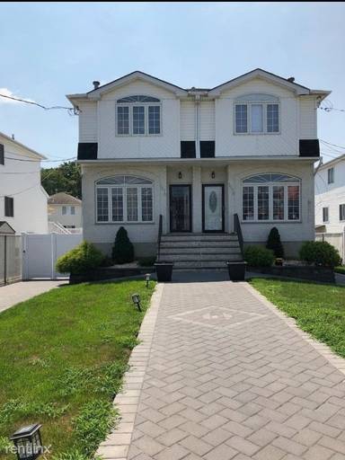 Main picture of 638 Rossville Ave