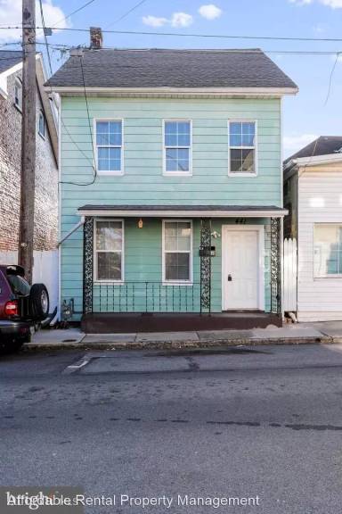 Main picture of 441 W Church St