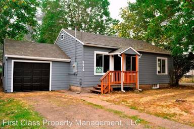 Main picture of 7916 SE Johnson Creek Blvd