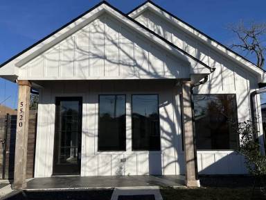 Main picture of 5520 Chapman St