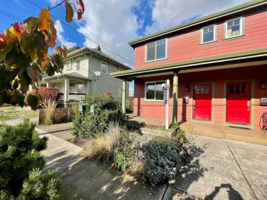 Main picture of 545 NE Jessup St
