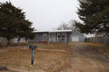 Main picture of 2013 Custer Rd