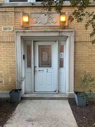 Main picture of 3555 W Lyndale St