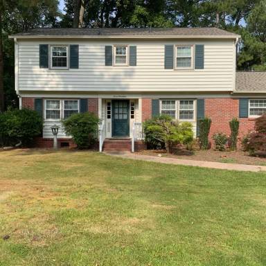 Main picture of 717 Prince Phillip Dr