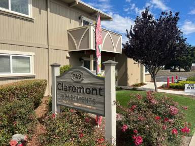 Main picture of 749 E Romie Ln