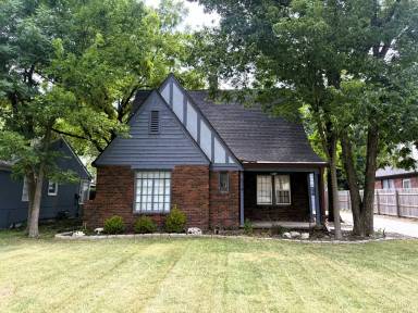 Main picture of 514 S Crestway St