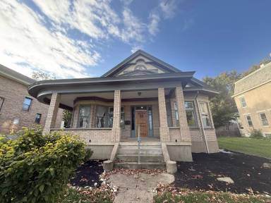 Main picture of 1737 Compton Rd