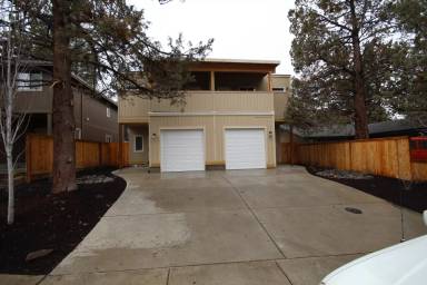 Main picture of 499 SE Douglas St