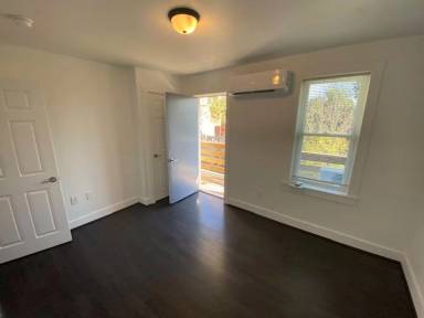 Main picture of 212 W Hope Ave