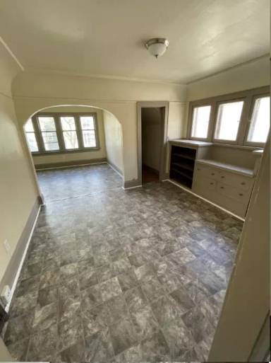 Main picture of 543 W Ring St