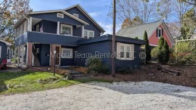 Main picture of 520 3rd Ave W