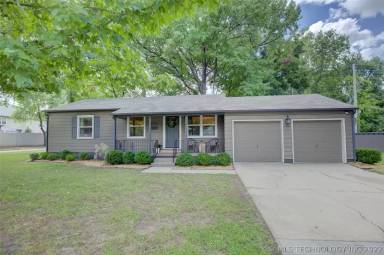 Main picture of 4242 S Rockford Ave