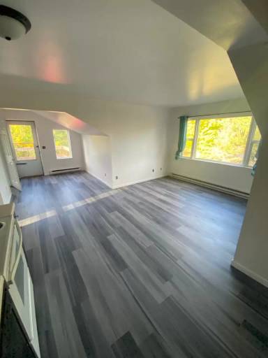 Main picture of 104 W Main St