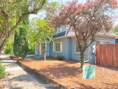 Main picture of 3026 NE 33rd Ave