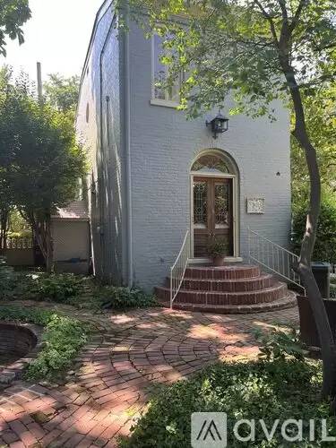 Main picture of 614 Park Ave
