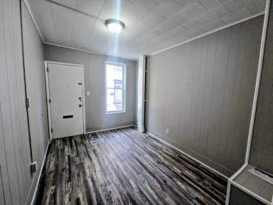 Main picture of 325 N Lumber St