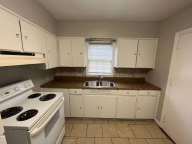Main picture of 6123 Warner Rd