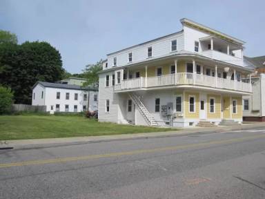 Main picture of 28 Hunters Ave