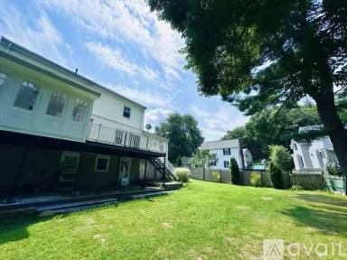 Main picture of 49 Hackensack Rd