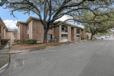 Main picture of 1819 Babcock Rd