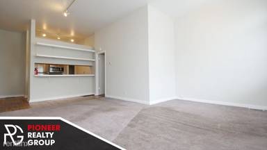 Main picture of 3059 N Leavitt St