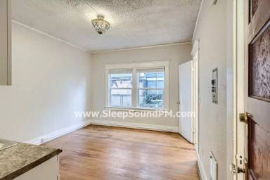 Main picture of 16 SW Porter St