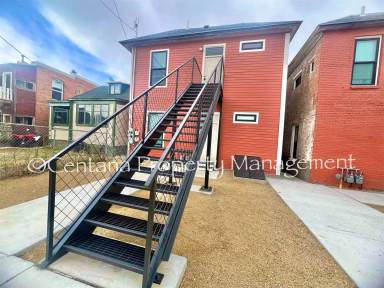 Main picture of 659 S Main St