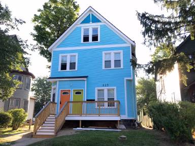 Main picture of 825 E University Ave