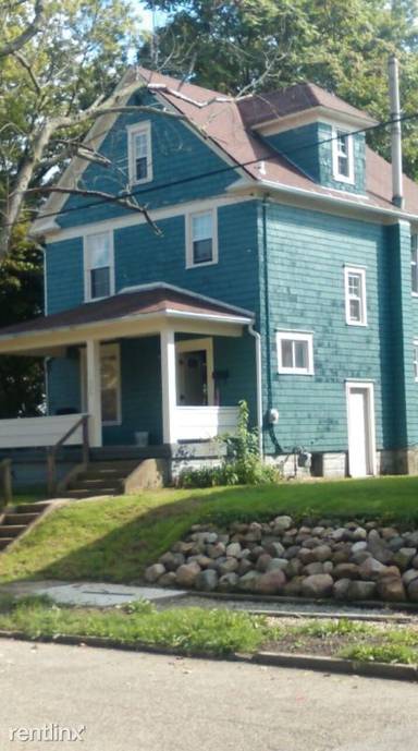 Main picture of 226 W Columbia St