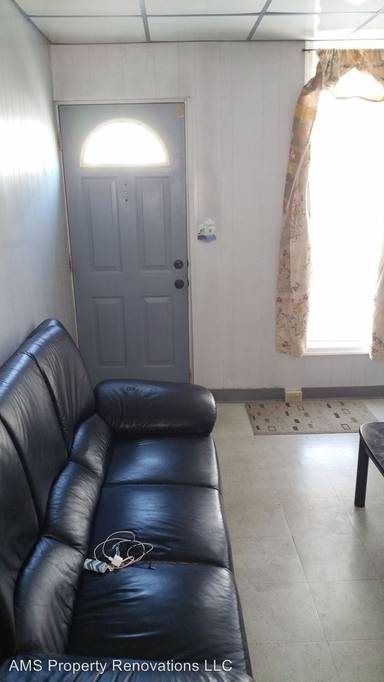 Main picture of 313 S Calhoun St