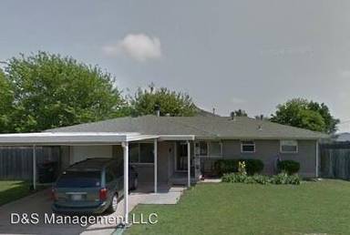 Main picture of 1400 S Howard Ave