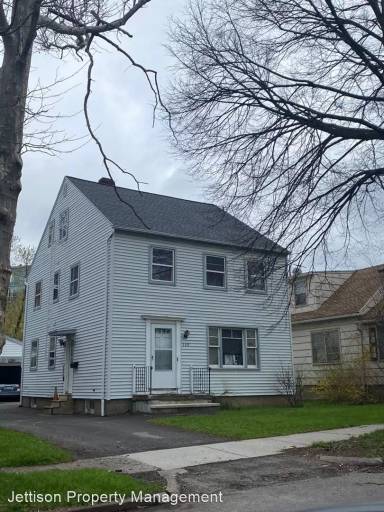 Main picture of 162 Raleigh St