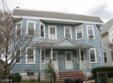 Main picture of 2722 Richmond Ter