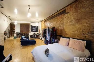 Main picture of 956 Hancock St