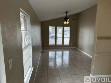 Main picture of 2112 Zephyr Cir