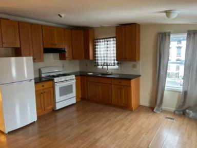Main picture of 3280 Main St