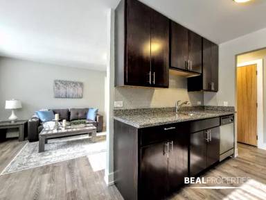 Main picture of 530 W Surf St