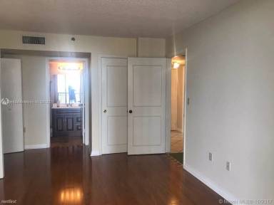 Main picture of Brickell Key II