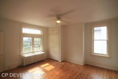 Main picture of 935 S Trenton Ave