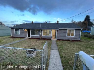 Main picture of 1724 Bloomington Ave