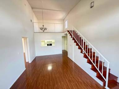 Main picture of 15020 Burbank Blvd